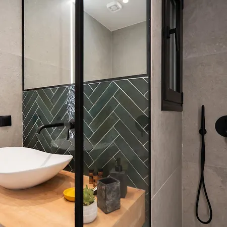 Liv - Modern Heavenly Retreat In Exarcheia *